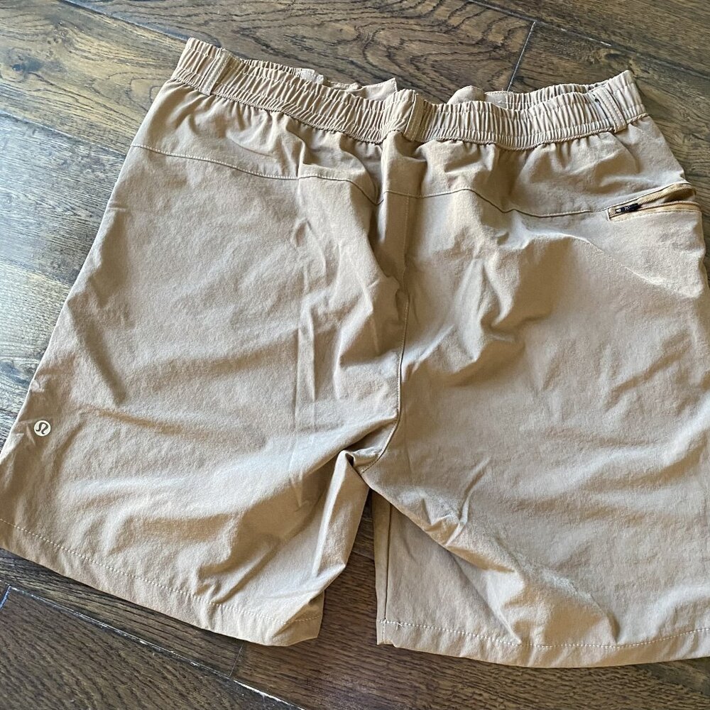 lululemon Men's Cocoa Brown Size XL shorts with zip pocket